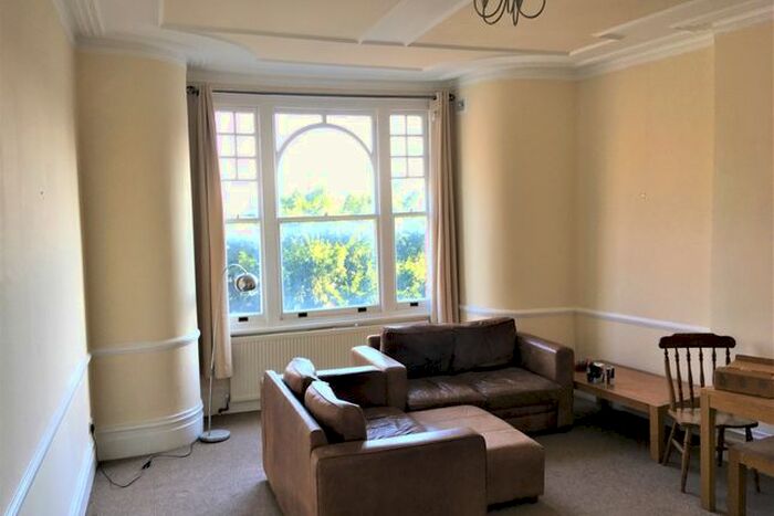 1 Bedroom Flat To Rent In Herne Hill, London, SE26