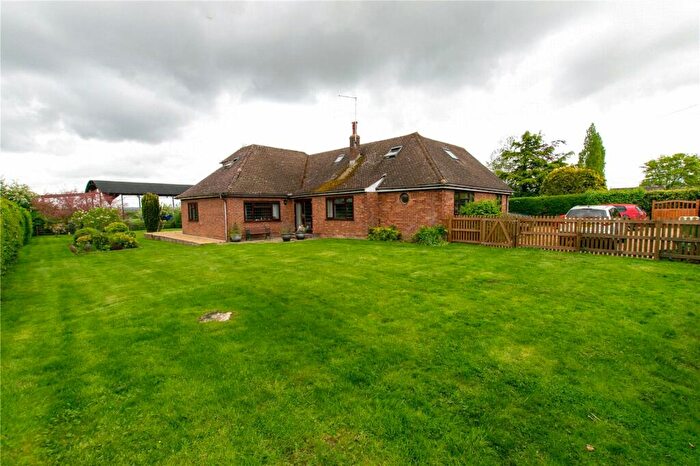 5 Bedroom Detached House For Sale In Gaddesden Turn, Great Billington, Bedfordshire, LU7