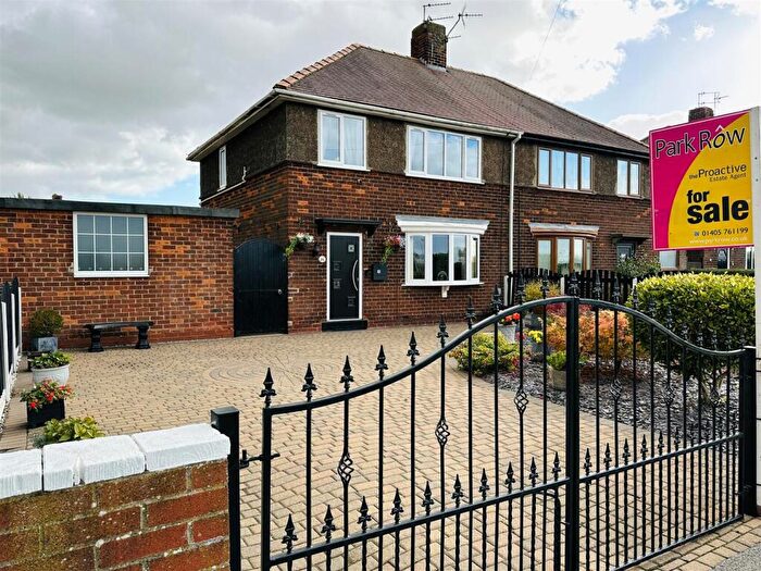 3 Bedroom Semi Detached House For Sale In Cottingham Street, Goole, DN14