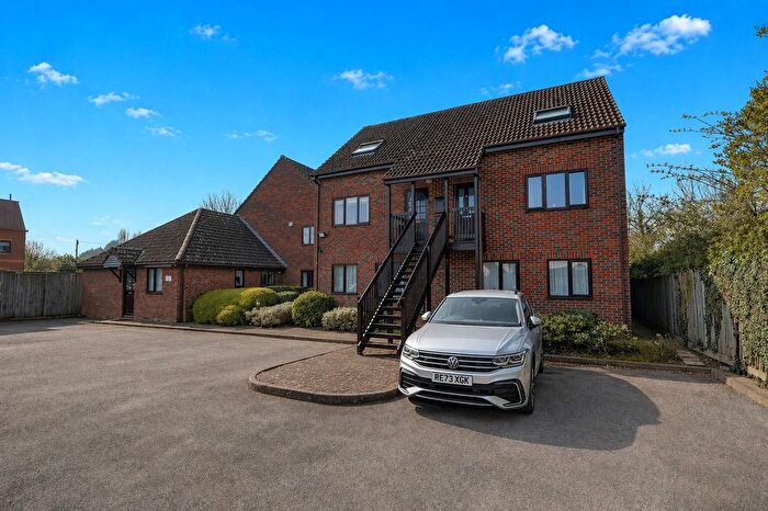 3 Bedroom Maisonette For Sale In Milton Gardens, Princes Risborough, Buckinghamshire, HP27