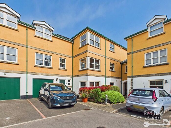 2 Bedroom Flat For Sale In Long Street, Williton, Taunton, TA4
