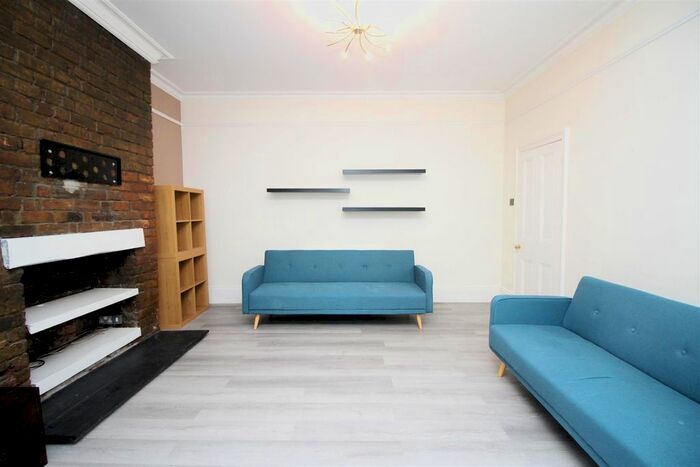 2 Bedroom Flat To Rent In Mayfair Road, Jesmond, Newcastle Upon Tyne, NE2