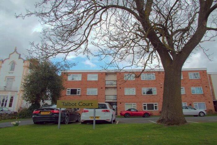 2 Bedroom Flat To Rent In Talbot Court, Leamington Spa, CV32