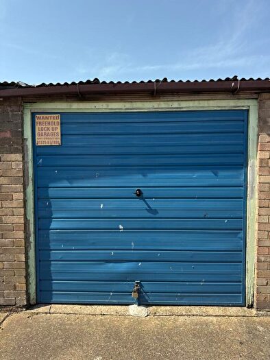 Garage / Parking For Sale In Garage At Woodmanhurst Road, Corringham, SS17