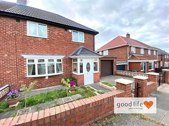 3 Bedroom Semi-Detached House For Sale In Prestbury Road, Pennywell, Sunderland, SR4