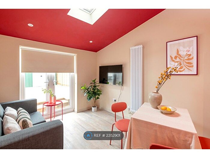 6 Bedroom Semi-Detached House To Rent In Newton Road, Bath, BA2