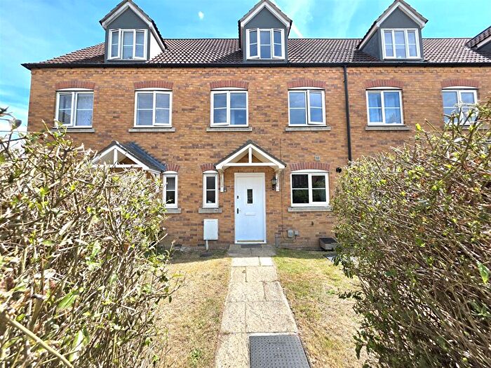 3 Bedroom Terraced House For Sale In Saltern Drive, Spalding, PE11