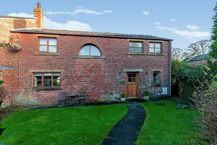 4 Bedroom Semi-Detached House For Sale In Roseacre Road, Roseacre, Preston, Lancashire, PR4