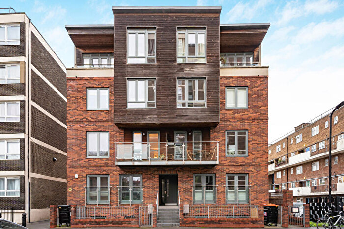 1 Bedroom Apartment For Sale In Scriven Street, London, E8