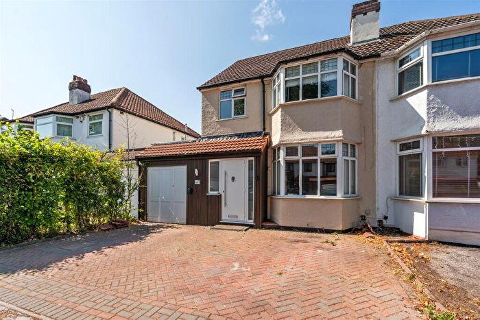 4 Bedroom Semi-Detached House To Rent In Stanway Road, Shirley, Solihull, B90