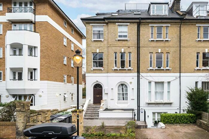 3 Bedroom Flat To Rent In Thurlow Road, London, NW3