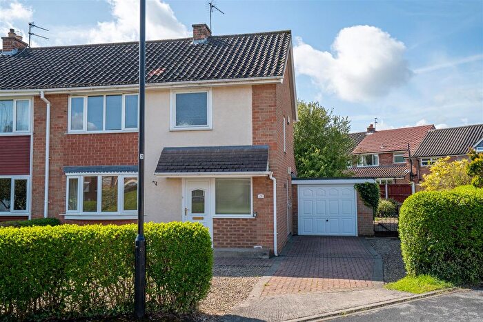 3 Bedroom Semi-Detached House To Rent In Claygate, Appletree Village, Heworth, York, YO31