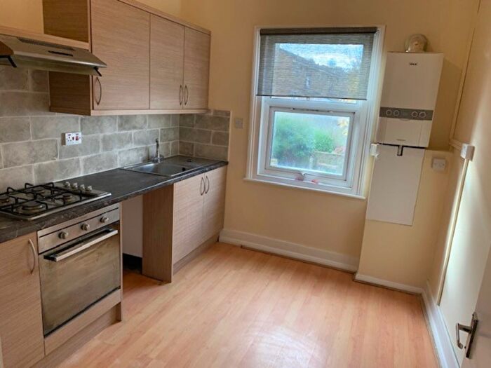 2 Bedroom Flat To Rent In Anerly Hill, Crystal Palace, SE19