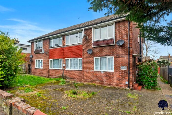 2 Bedroom Maisonette To Rent In Pearson Court, Central Road, Morden, Surrey, SM4