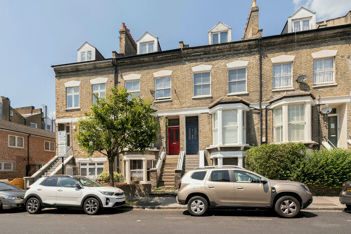 2 Bedroom Flat To Rent In Woodstock Road, London, N4