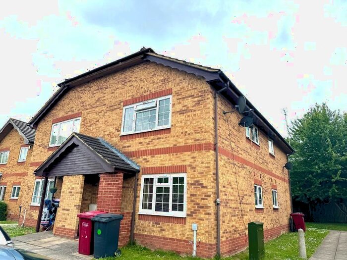 1 Bedroom End Of Terrace House To Rent In Adrians Walk, Slough, SL2