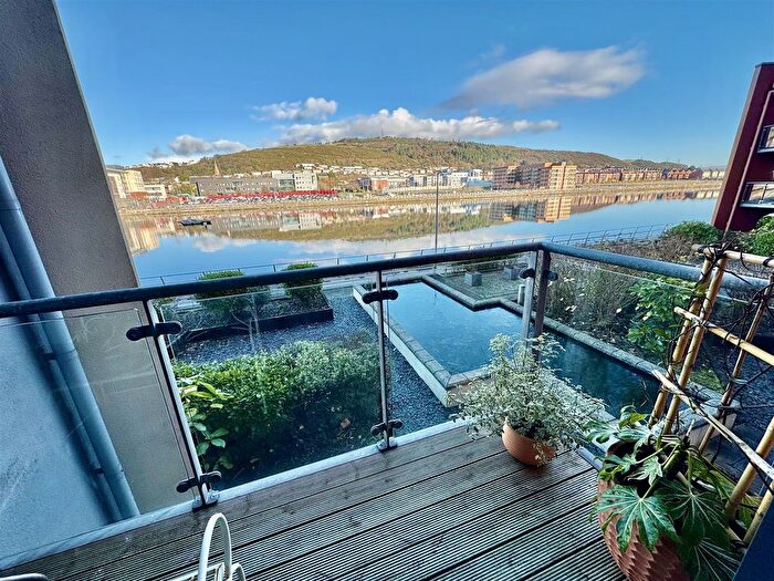 1 Bedroom Flat For Sale In South Quay, Kings Road, Marina, Swansea, SA1