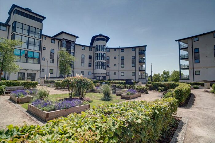 2 Bedroom Apartment For Sale In Pasteur Drive, Old Town, Swindon, Wiltshire, SN1