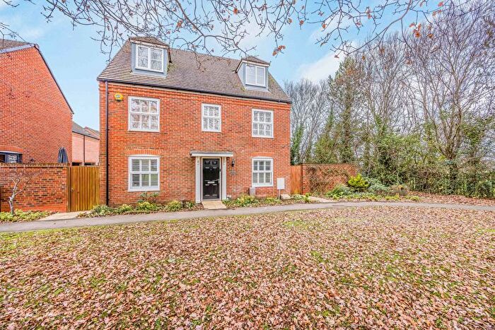 5 Bedroom Detached House For Sale In Baileys Way, Hambrook, PO18