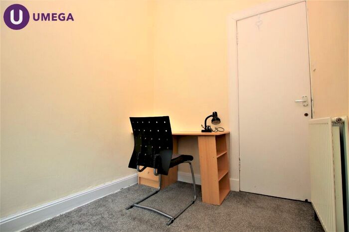 2 Bedroom Apartment To Rent In Brougham Place, Tollcross, Edinburgh, EH3