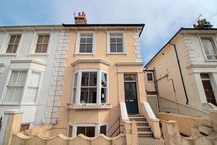 1 Bedroom Flat To Rent In Hova Villas, Hove, BN3