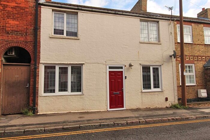 2 Bedroom End Of Terrace House For Sale In Blackbird Street, Potton, Sandy, SG19