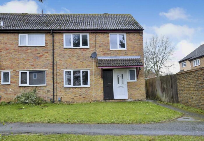 3 Bedroom Terraced House To Rent In Collyweston Road, NN3