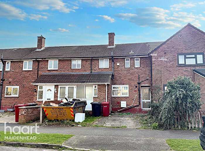 3 Bedroom Terraced House For Sale In Berryfield, Slough, SL2