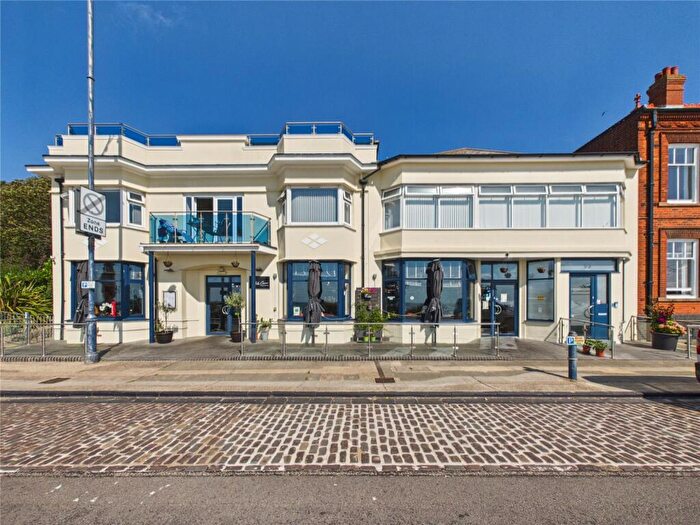 2 Bedroom Apartment For Sale In Undercliff Road West, Felixstowe, Suffolk, IP11