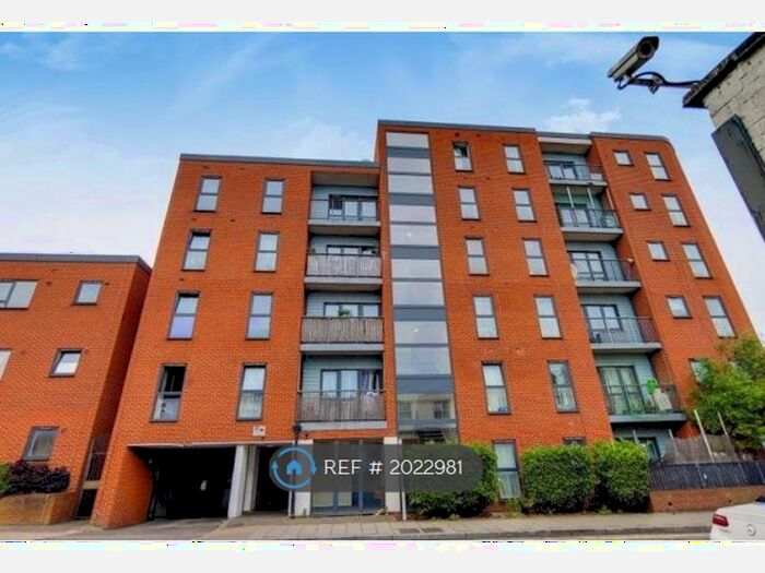 2 Bedroom Flat To Rent In Sunset House, Harrow, HA3