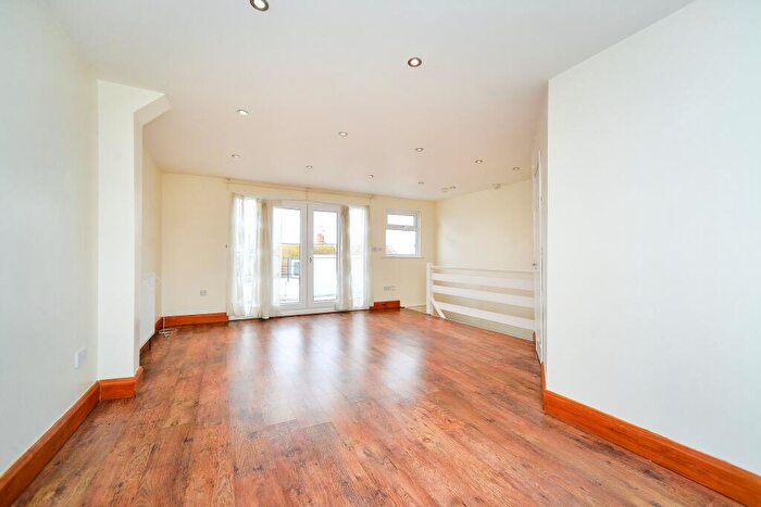 2 Bedroom Maisonette To Rent In Devonshire Place, Brighton, BN2