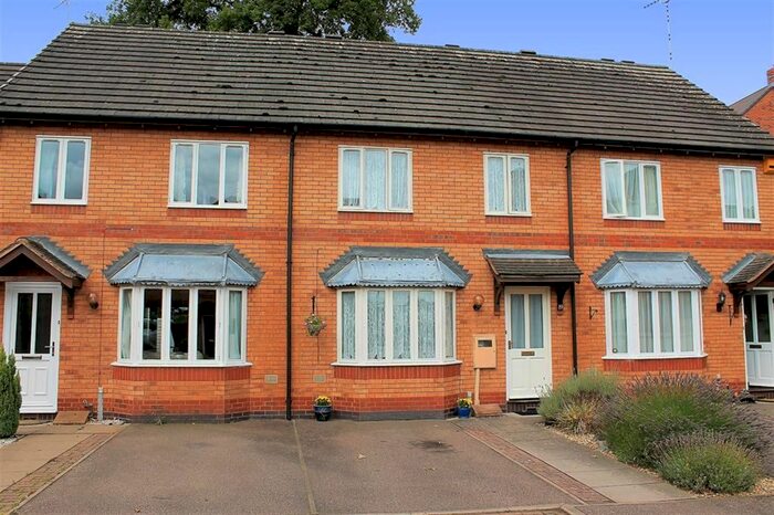 3 Bedroom Town House To Rent In Evans Croft, Fazeley, Tamworth B78