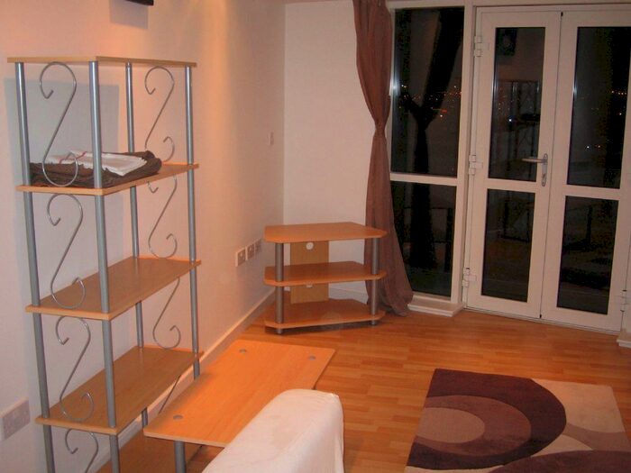 1 Bedroom Apartment To Rent In Very Large Masshouse Bed, Furnished With Balcony, B5