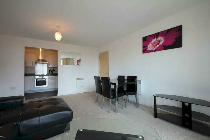 2 Bedroom Flat To Rent In Kingston, KT1