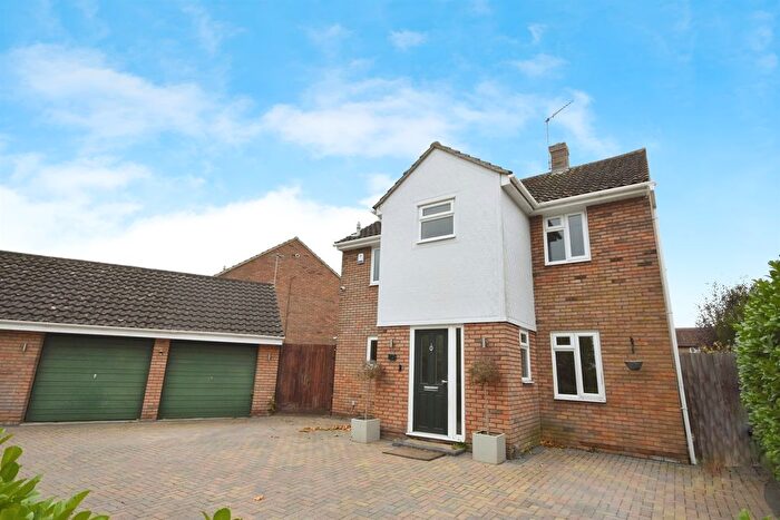 4 Bedroom Detached House For Sale In Marston Beck, Chelmer Village, Chelmsford, CM2