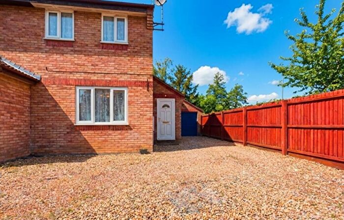 2 Bedroom Semi Detached House For Sale In Wycliffe Grove, Werrington, Peterborough, PE4