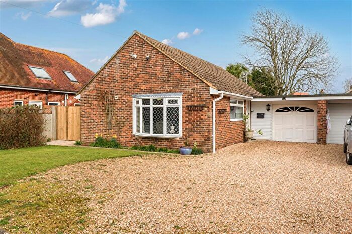 2 Bedroom Bungalow For Sale In Crooked Lane, Birdham, PO20