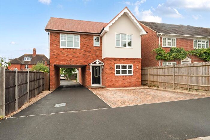 3 Bedroom Detached House For Sale In Camden Road, Maidenhead, SL6