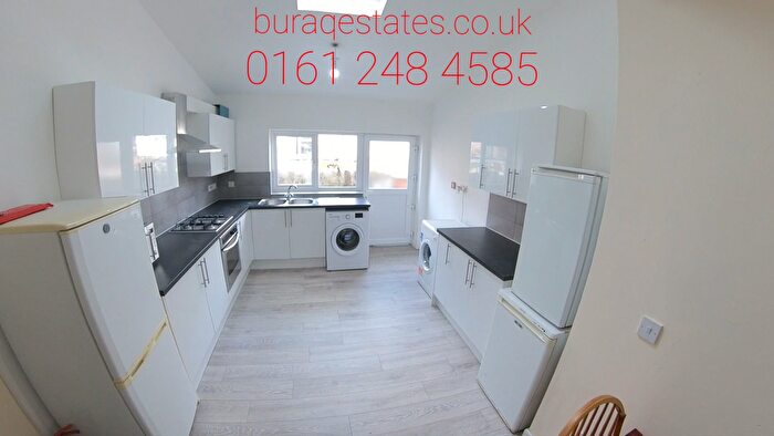 7 Bedroom Flat To Rent In Booth Avenue, Manchester, M14