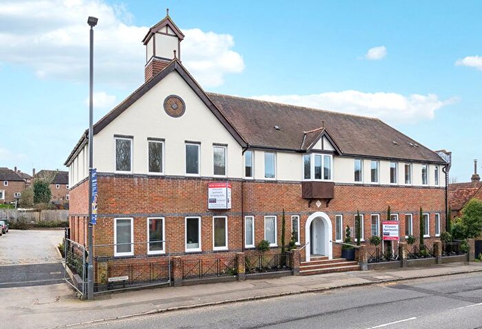 2 Bedroom Flat For Sale In Mandeville Place, The Broadway, Old Amersham, HP7