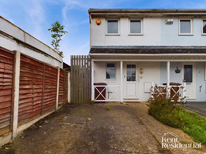 2 Bedroom Terraced House To Rent In Savage Road, Chatham, ME5