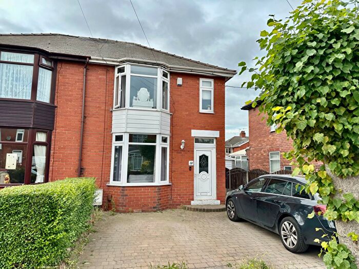 3 Bedroom Semi-detached House For Sale In Hornsby Road, Armthorpe, Doncaster, DN3