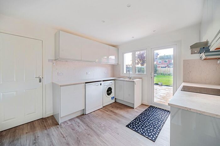 3 Bedroom Semi-Detached House To Rent In Didcot, Oxfordshire, OX11