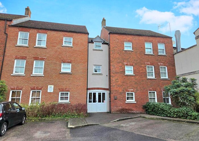 2 Bedroom Flat For Sale In Stafford Keep, Fairford Leys, HP19