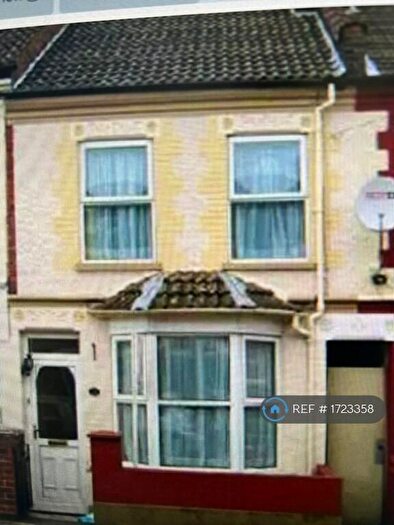 3 Bedroom Terraced House To Rent In Reginald Street, Luton, LU2