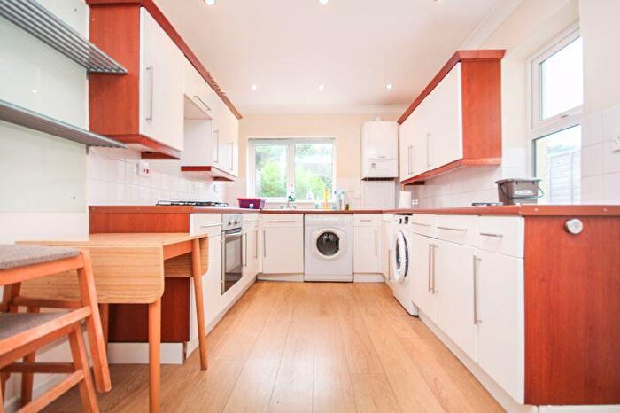 4 Bedroom Semi-Detached House To Rent In Winton, Bournemouth, BH9