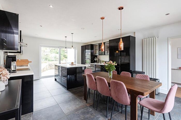 4 Bedroom Bungalow To Rent In Manor Road, South Hinksey, Oxford, Oxfordshire, OX1