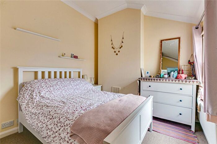 1 Bedroom Flat To Rent In Garratt Terrace, London, SW17
