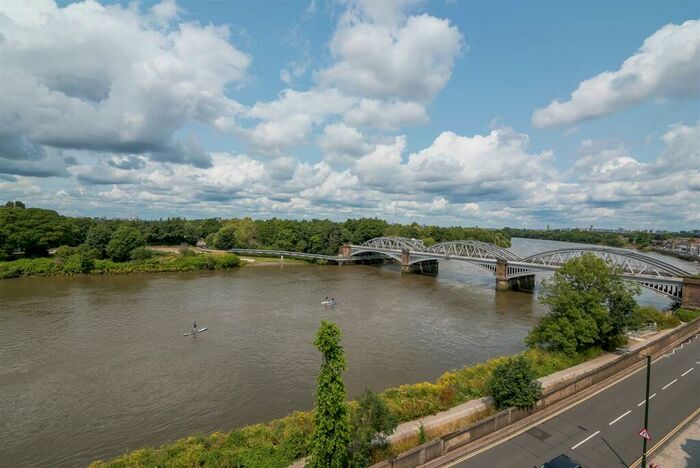 2 Bedroom Penthouse To Rent In River House, Barnes, SW13