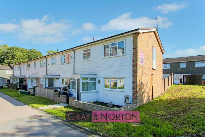 3 Bedroom End Of Terrace House To Rent In Oakbank, New Addington, CR0